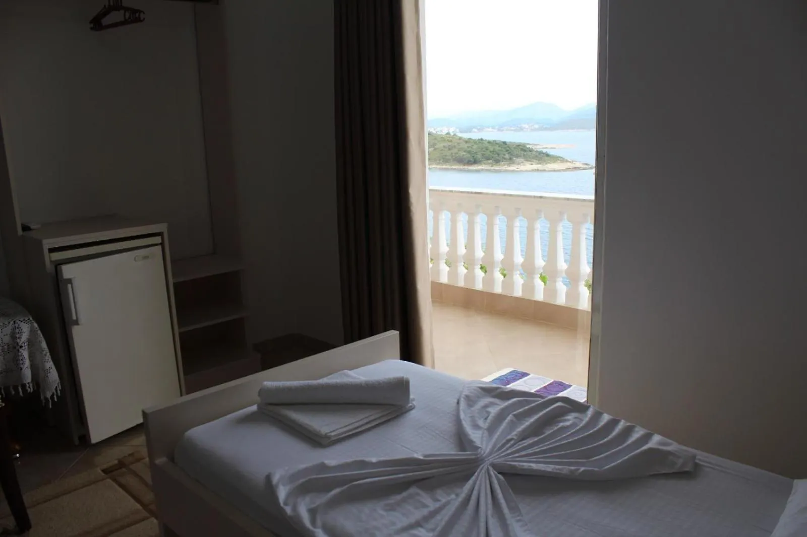 Home Majka Sarande
