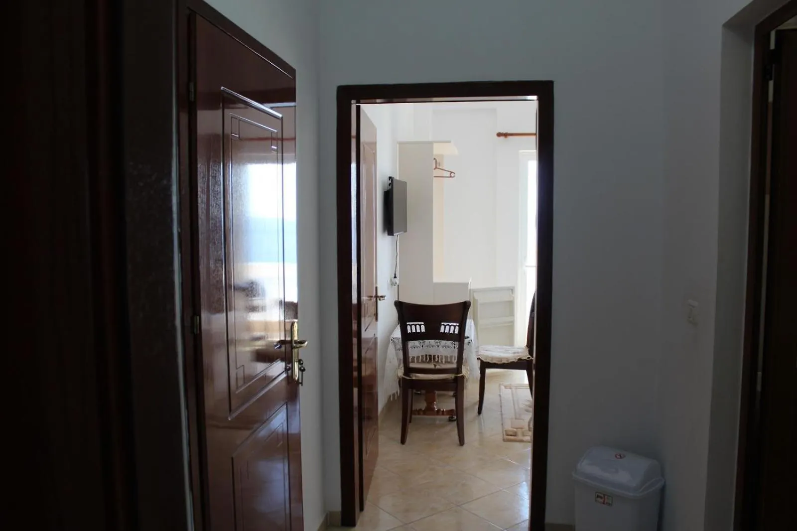 Home Majka Sarande Albania